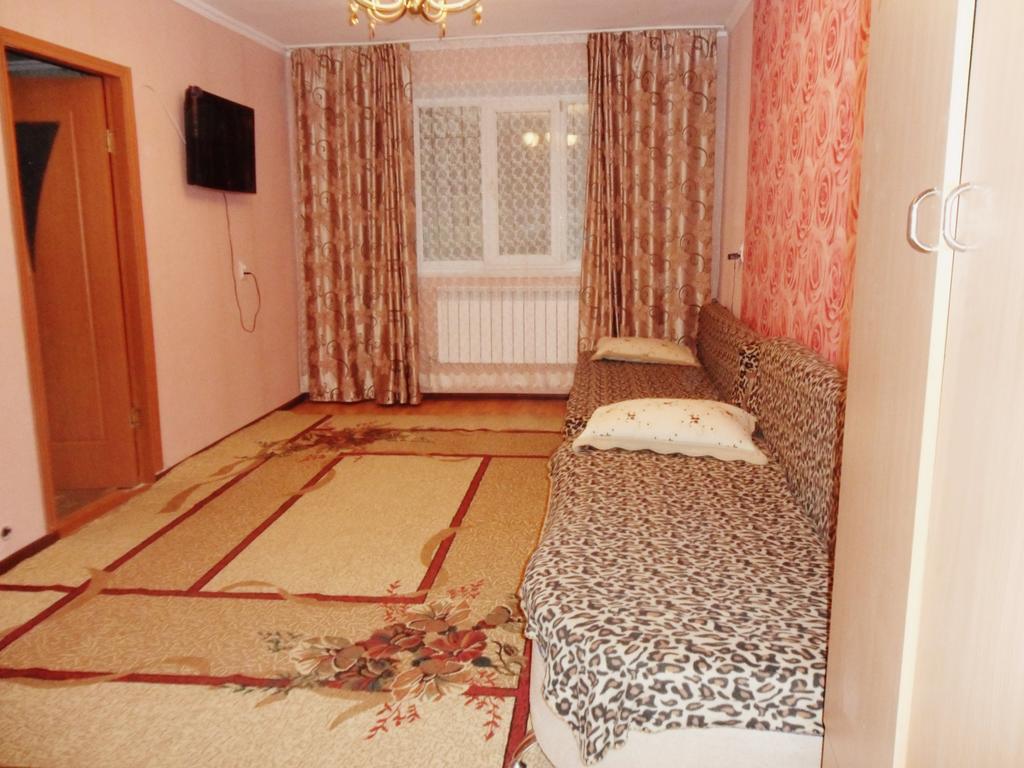 Apartamento Ahmetova 10 Krasnoye Pole Exterior foto